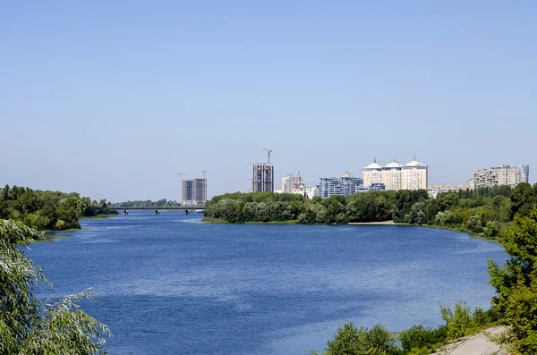 Visa av Kiev, Ukraine.Banks av floden Dnepr. — Stockfoto