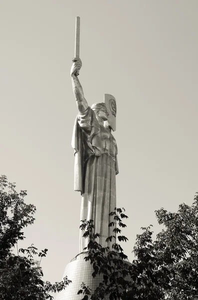 Пам'ятник воїнам Другої світової війни в Києві. — стокове фото
