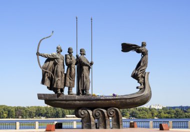 Kiev Dnieper Nehri üzerinde efsanevi kurucuları için anıt.