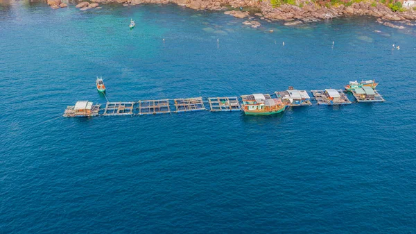 Vista Aérea Pueblo Pesquero Flotante Mar Azul Isla Phu Quoc — Foto de Stock