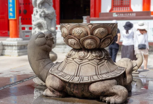 China Sanya Enero 2020 Estatua Una Tortuga Piedra Tallada Con —  Fotos de Stock
