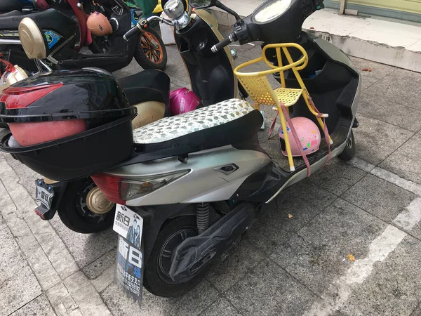 Chine Île Hainan Sanya Janvier 2020 Moto Électrique Équipée Une — Photo