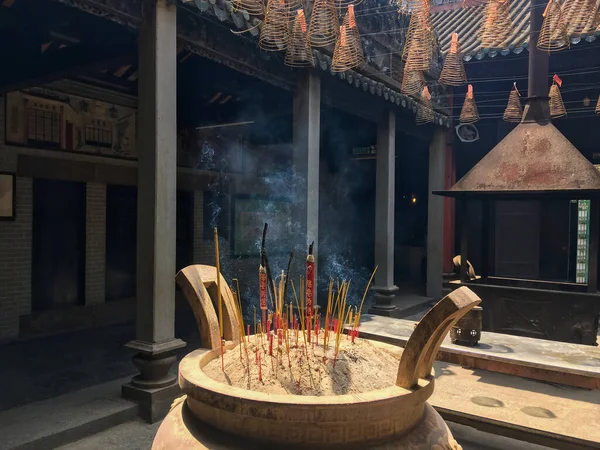 Quema Incienso Palitos Joss Para Ofrendas Templo Thien Hau —  Fotos de Stock