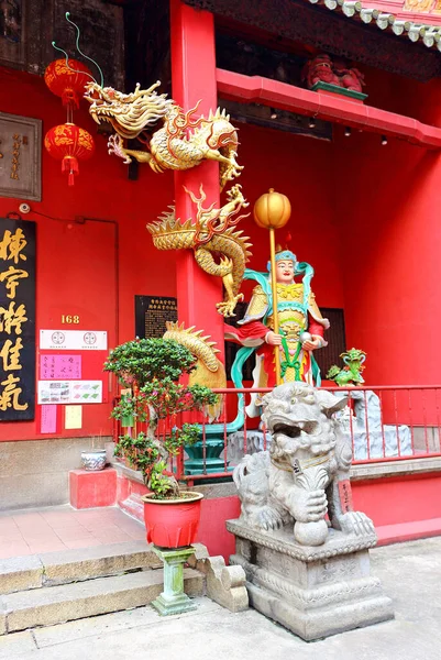 Kuala Lumpur Malaisie Mars 2019 Dragon Sur Pilier Statues Lion — Photo