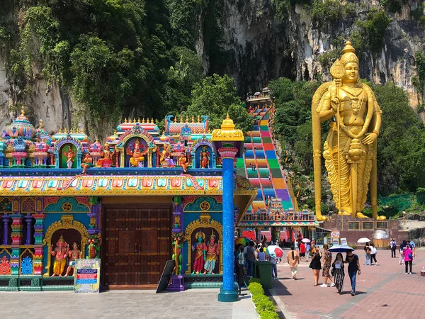 Kuala Lumpur Malasia Marzo 2019 Cuevas Batu Con Estatua Del —  Fotos de Stock