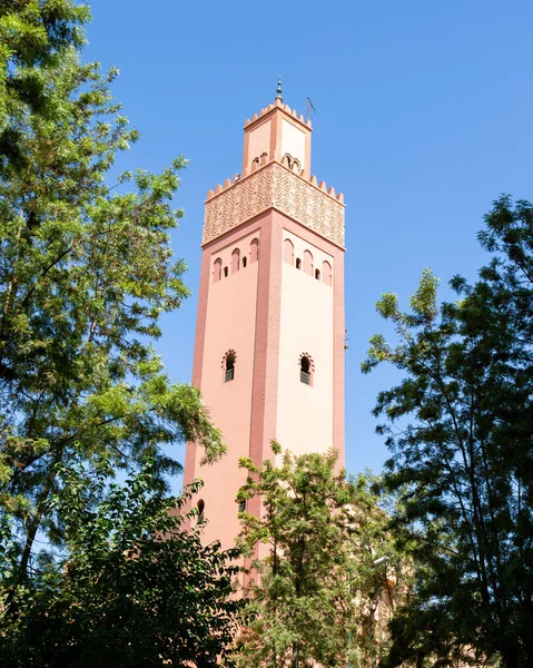 Minaret Moské Turkiet Marrakech Marocko Mot Blå Himmel Bakgrund — Stockfoto