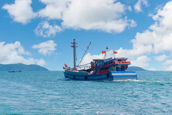 Barco Pesca Vietnamita Aguas Abiertas — Foto de Stock