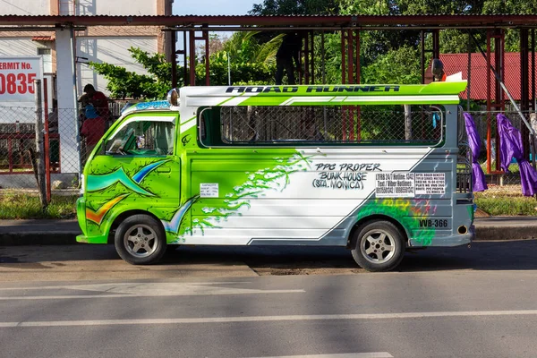 Puerto Princesa Palawan Filipinas Septiembre 2018 Colorido Minibús Público Calle — Foto de Stock