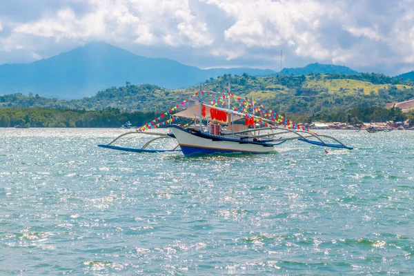 Barco Tradicional Madera Decorado Banca Que Espera Los Turistas Mar — Foto de Stock