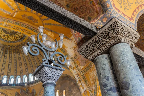 Stambuł Turcja Października 2019 Wnętrza Hagia Sophia Starożytne Kamienne Kolumny — Zdjęcie stockowe