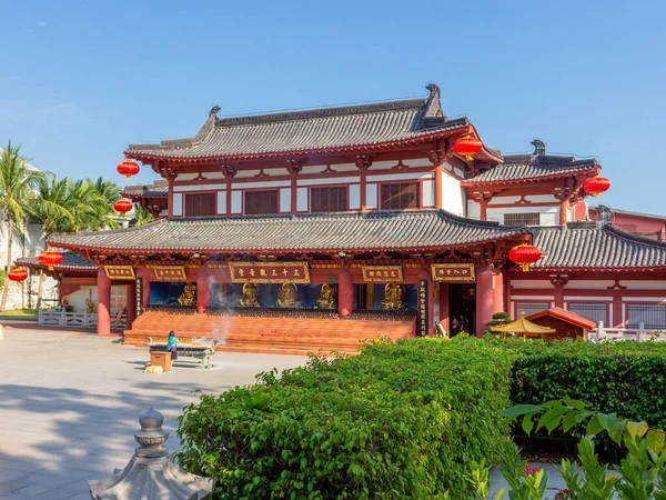 Sanya Insel Hainan China Januar 2020 Buddhistischer Tempel Mit Goldenen — Stockfoto