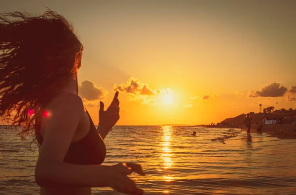 Beautiful Girl Long Hair Costs Sea Sunset Sun Copy Space — Stock Photo, Image