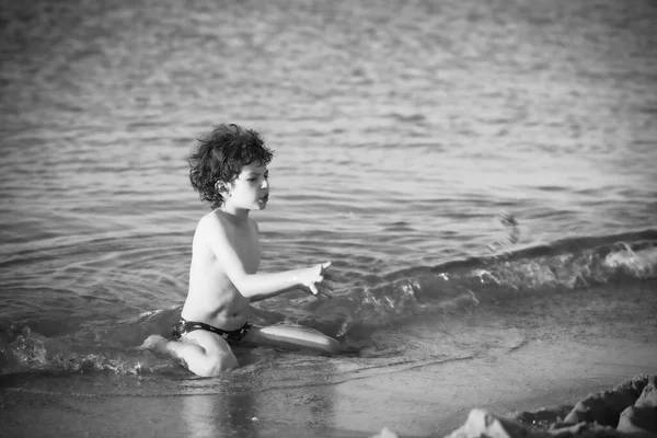 Cute Curly Male Kid Playing Game Beach Little Boy Play — Stock Photo, Image