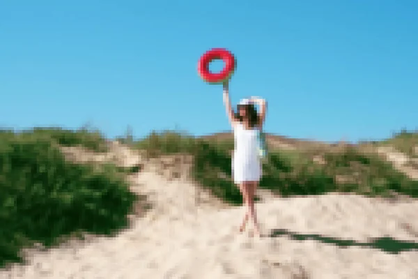 Mädchen Mit Tasche Und Gummiring Strand Junge Frau Die Sommer — Stockfoto