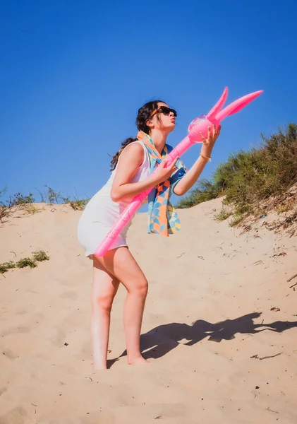 Brunette Teen Girl Vacation Beach Young Woman Having Fun Playing — Stock Photo, Image