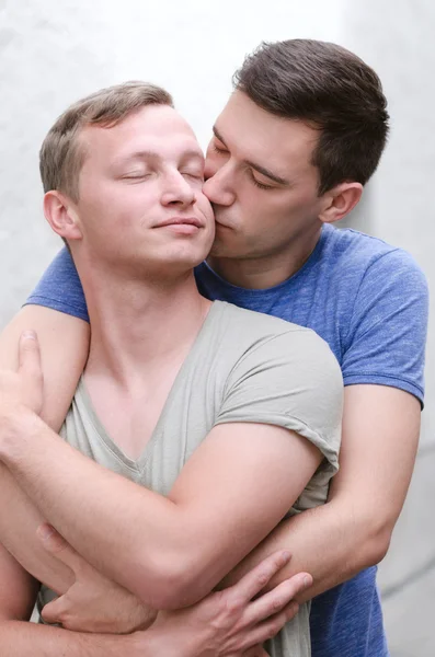 sevgi dolu, genç bir çift portresi 