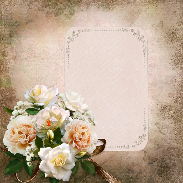 Fundo vintage com rosas e um cartão com espaço para texto ou foto — Fotografia de Stock