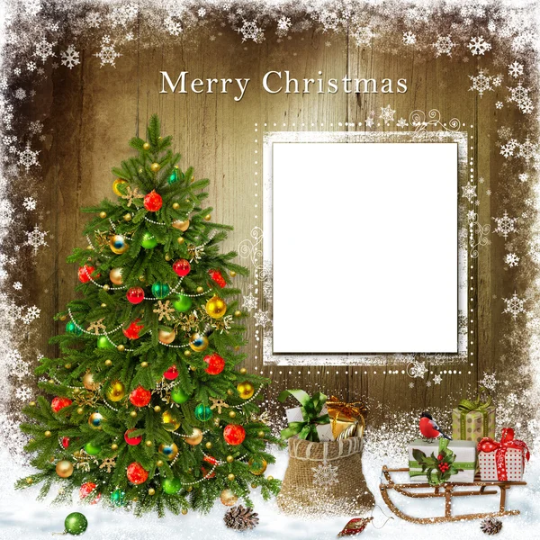 Christmas greeting card with Christmas tree and gifts — Stock Photo, Image
