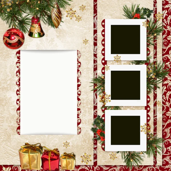 Ročník Vánoční pozadí s rámečkem, dárky, borové větve a vánoční ozdoby — Stock fotografie