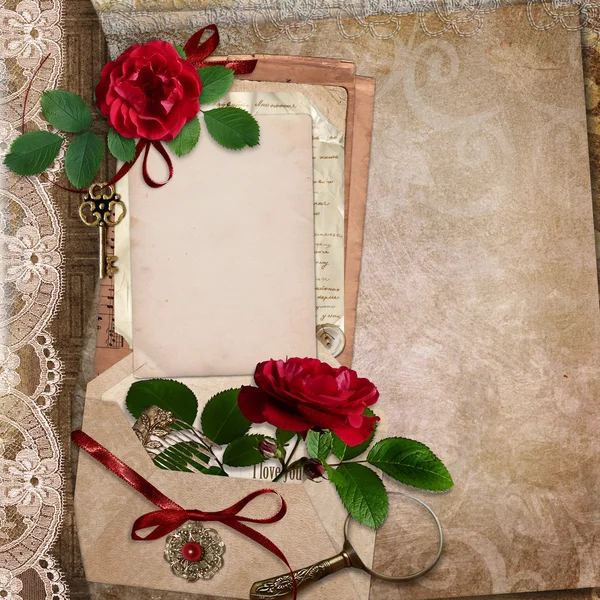 Fondo vintage marrón con rosas, tarjetas viejas, letras, joyería vintage — Foto de Stock