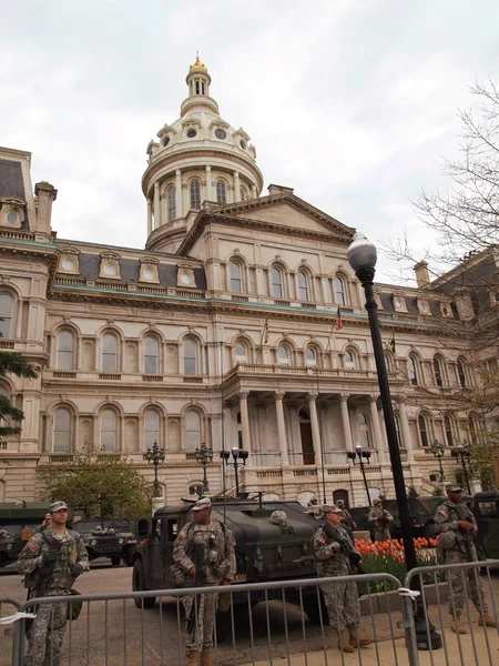 National Guard at Baltimore City Hall — Stock Photo, Image
