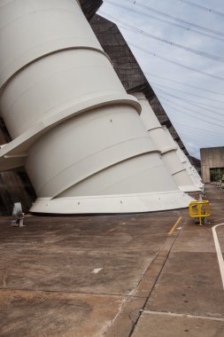 Dev savak Itaipu Barajı