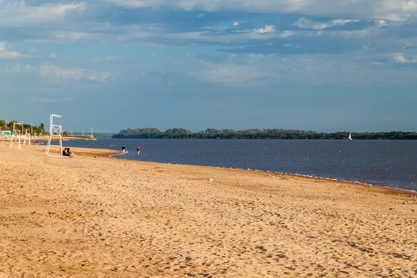 Playa en el río Uruguay en Colón — Foto de Stock
