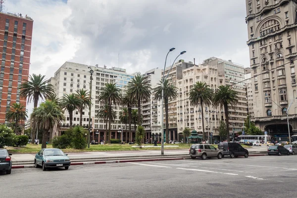 Plaza Independecia square in the center of Montevideo — Stock Photo, Image