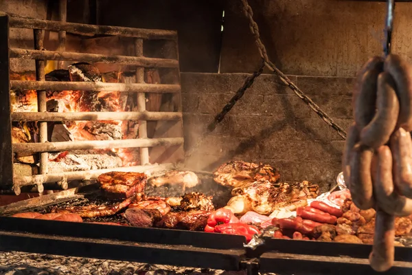 烧烤在蒙得维的亚梅尔卡多德尔波多黎各 — 图库照片