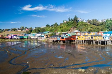 Palafitos (Uzunbacak evleri) Castro