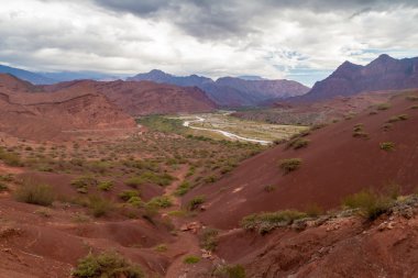 kaya oluşumları Quebrada de Cafayate içinde