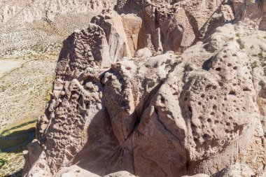 Bolivya kanyonda anakonda