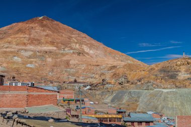 Cerro Rico'da Potosi (zengin dağ)