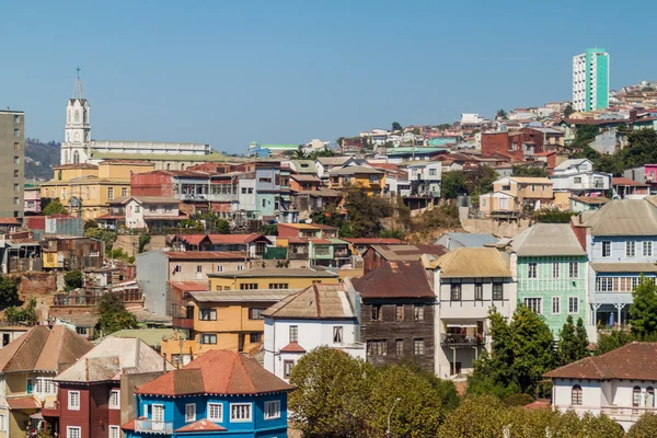 Casas coloridas em colinas de Valparaíso — Fotografia de Stock