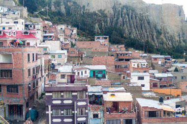 La Paz dik bir yamaç evler