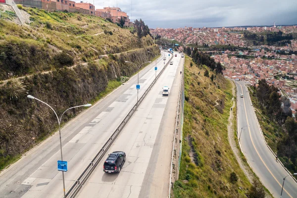 Autopista (autostrady) między La Paz i El Alto — Zdjęcie stockowe