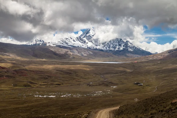 Huayna Potosi tepe — Stok fotoğraf