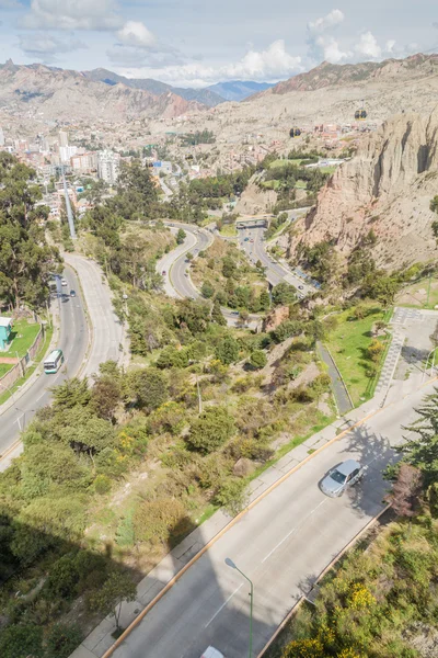 Traffico sulla tortuosa autostrada a La Paz — Foto Stock
