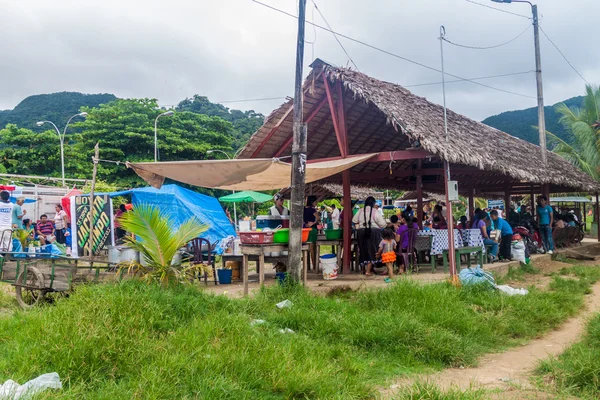 Riverside market in Rurrenabaque — Stock Photo, Image