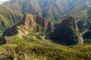 Machu Picchu Harabeleri havadan görünümü