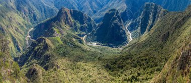 Machu Picchu Harabeleri havadan görünümü 