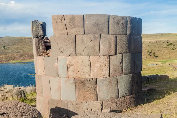 Руїни похоронні вежі Sillustani — стокове фото