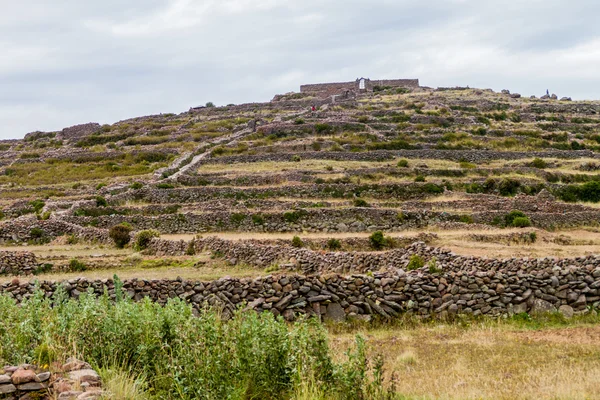 Terrazas agrícolas en la colina Pachatata — Foto de Stock