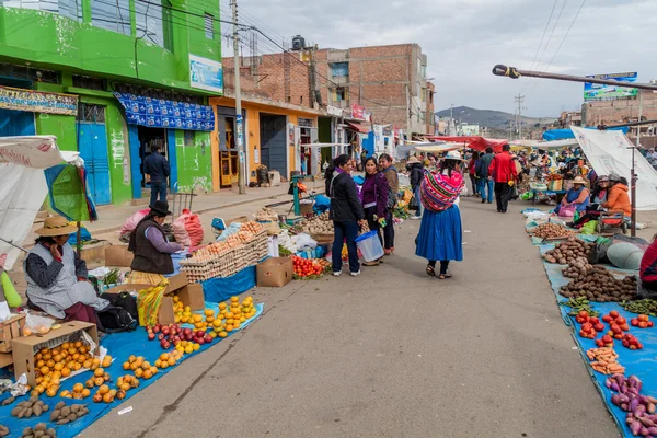 Mercado callejero en Puno — Foto de Stock