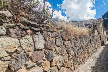 Ollantaytambo Köyü antik duvar