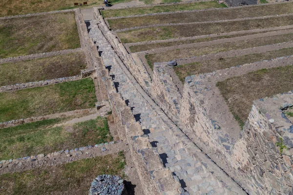 Landbouw terrassen van de Inca's in Ollantaytambo — Stockfoto