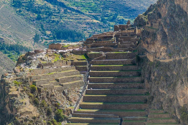 Terrazze agricole Inca a Ollantaytambo — Foto Stock