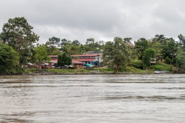 Köy Pantoja Napo nehir üzerinde