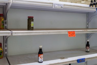 Venezuela süpermarkette boş rafları