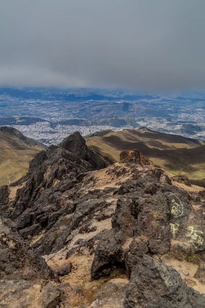 View of Quito from Rucu Pichincha volcano — Stock Photo, Image